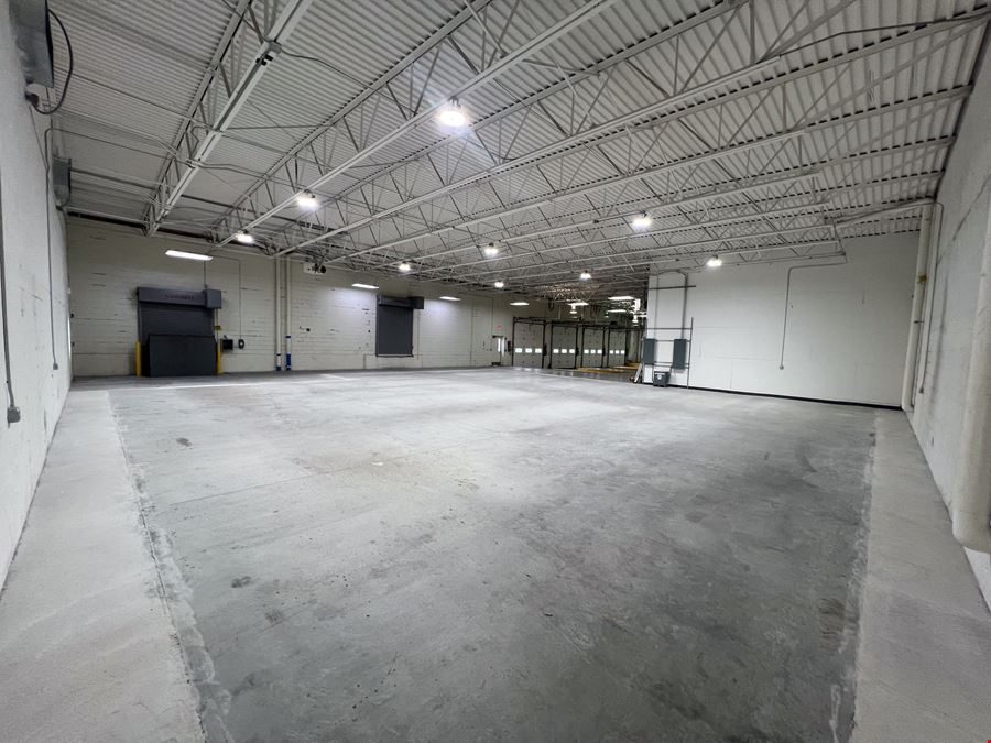 CLASS A OFFICE/WAREHOUSE ON 5.9± ACRES