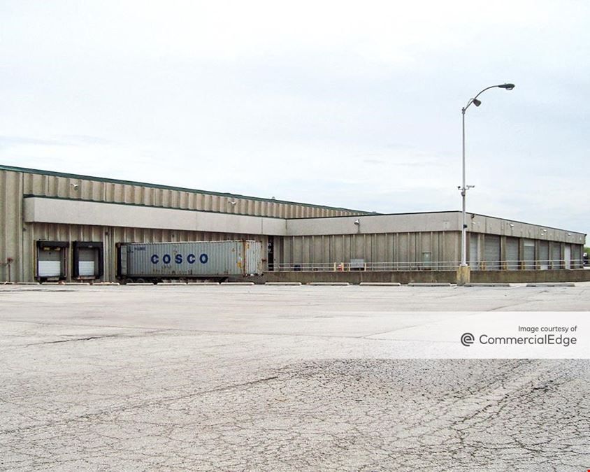 Elk Grove Industrial Park - 851-875 East Devon Avenue