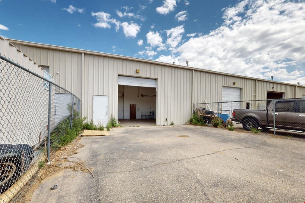Paseo Area Office/Warehouse – Gated Yard + 3-Phase Power + Drive In Door