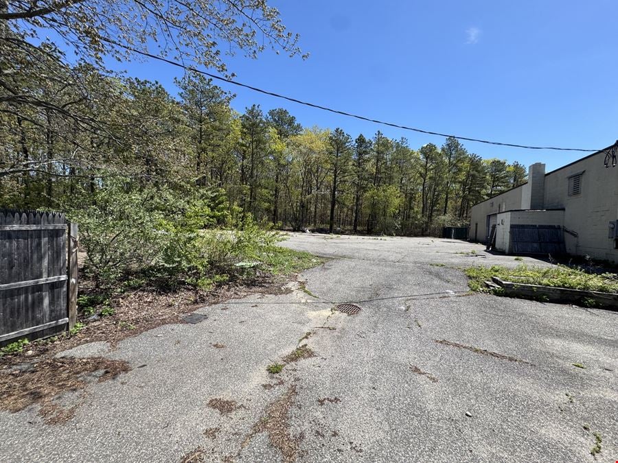 245 Middle Island Rd