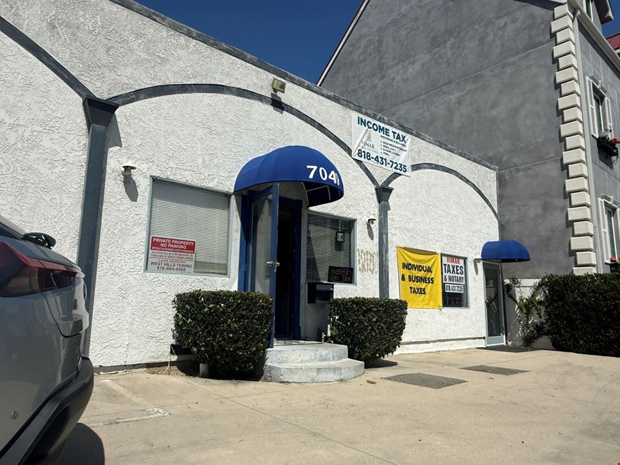 7049 Owensmouth Ave