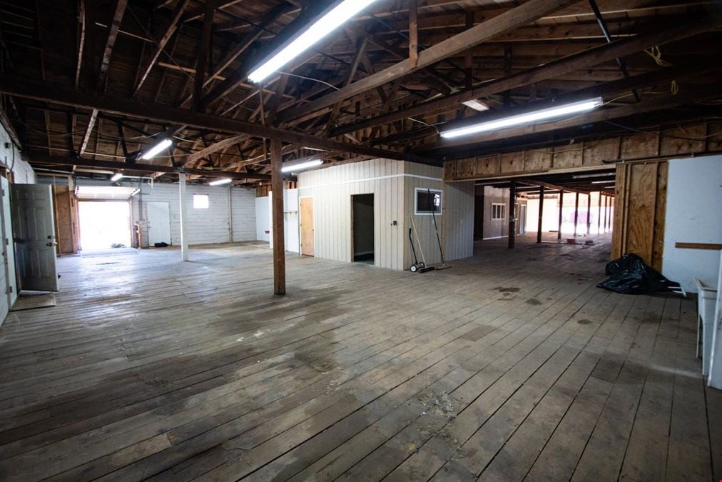 Multiple Warehouse Spaces Near Downtown Seneca For Lease!