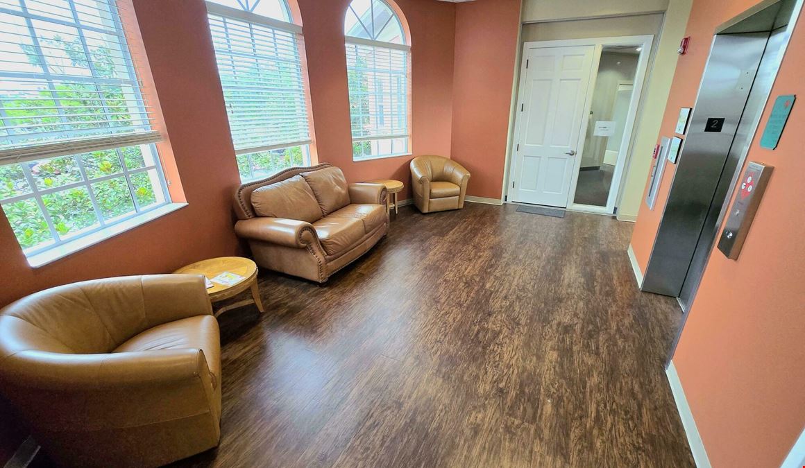 Immaculate Riverwalk Park Office Space!