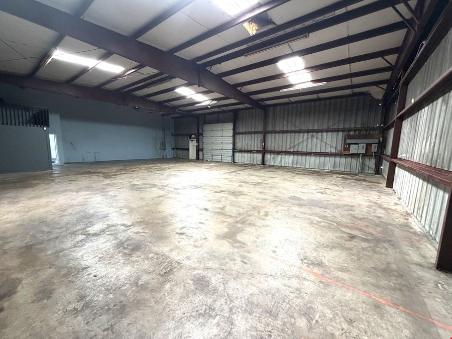 Spring Branch Office Warehouse for Sale/Lease