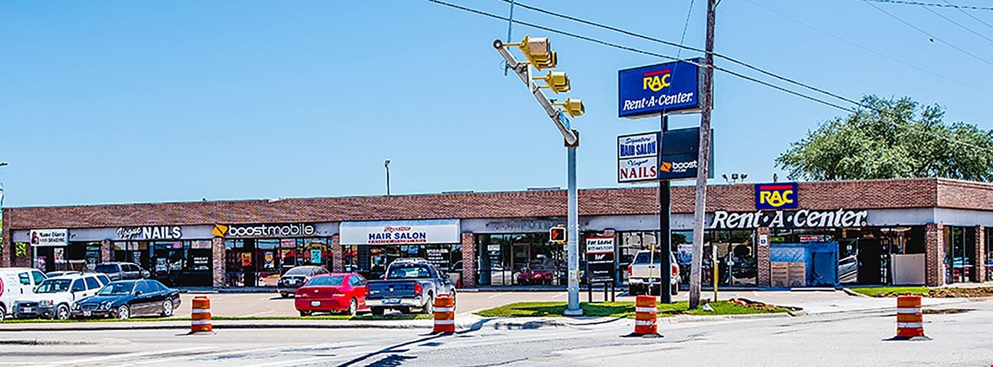 Arkansas & Cooper Shopping Center