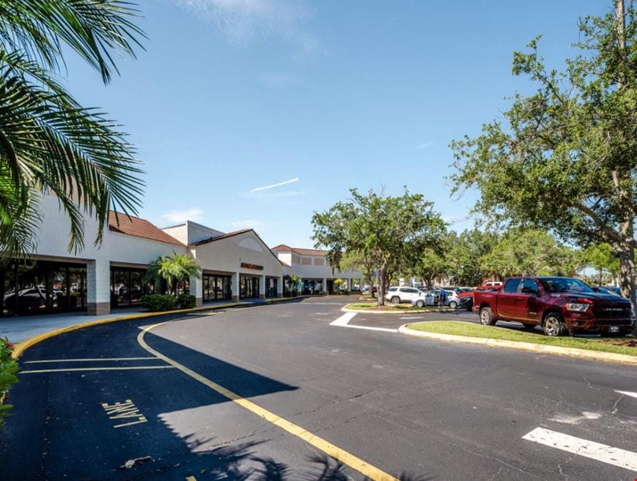 Shoppes at Victoria Square
