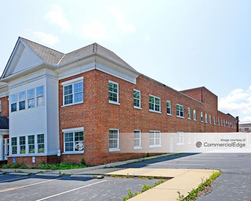 21111 Chagrin Blvd