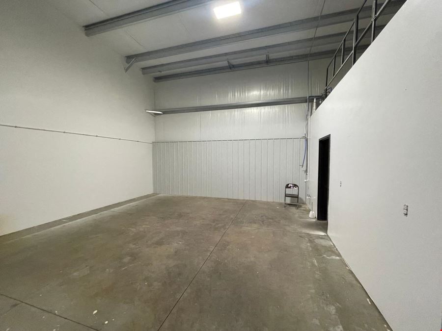 9915 E 51st St, Bldg B - Industrial