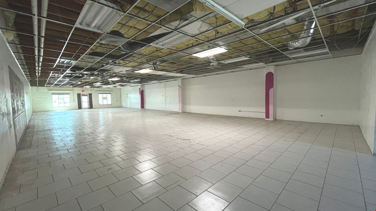 Retail Space Available in San Luis- 680 N. Main Street