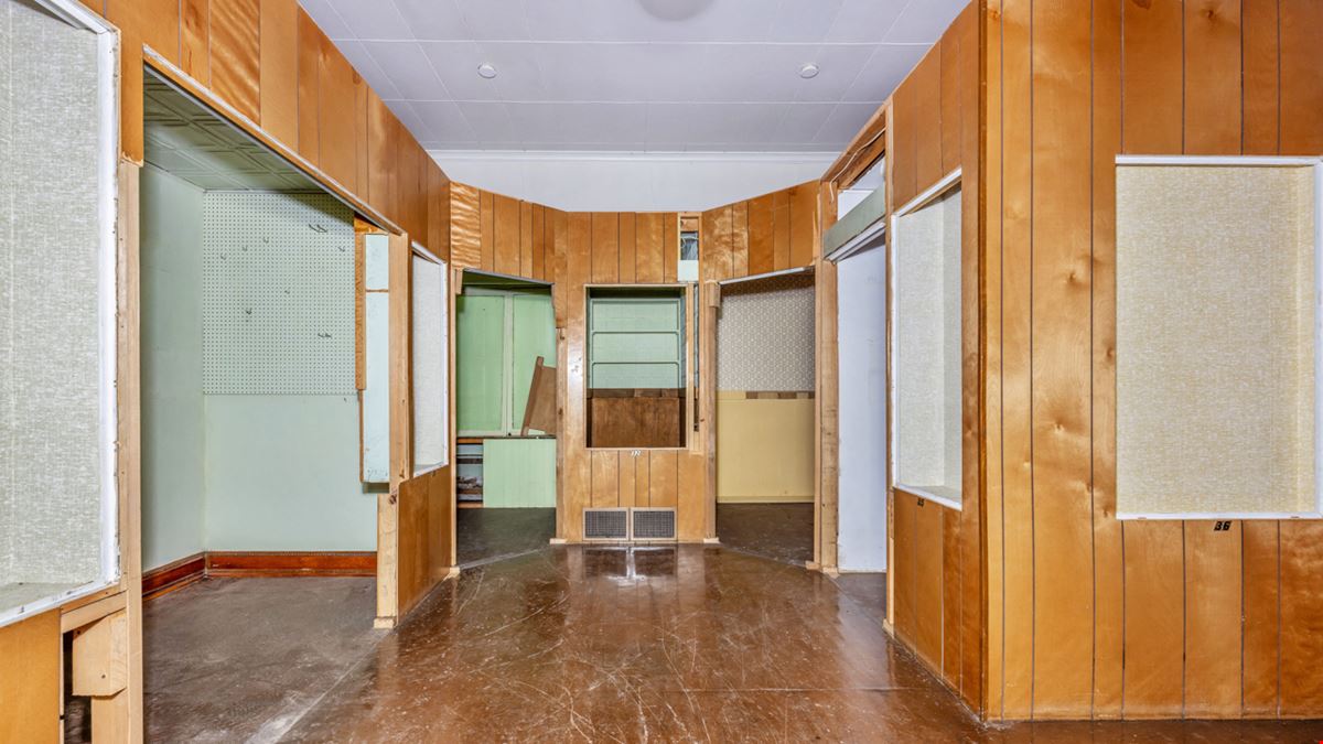 300 E. Ludington St.