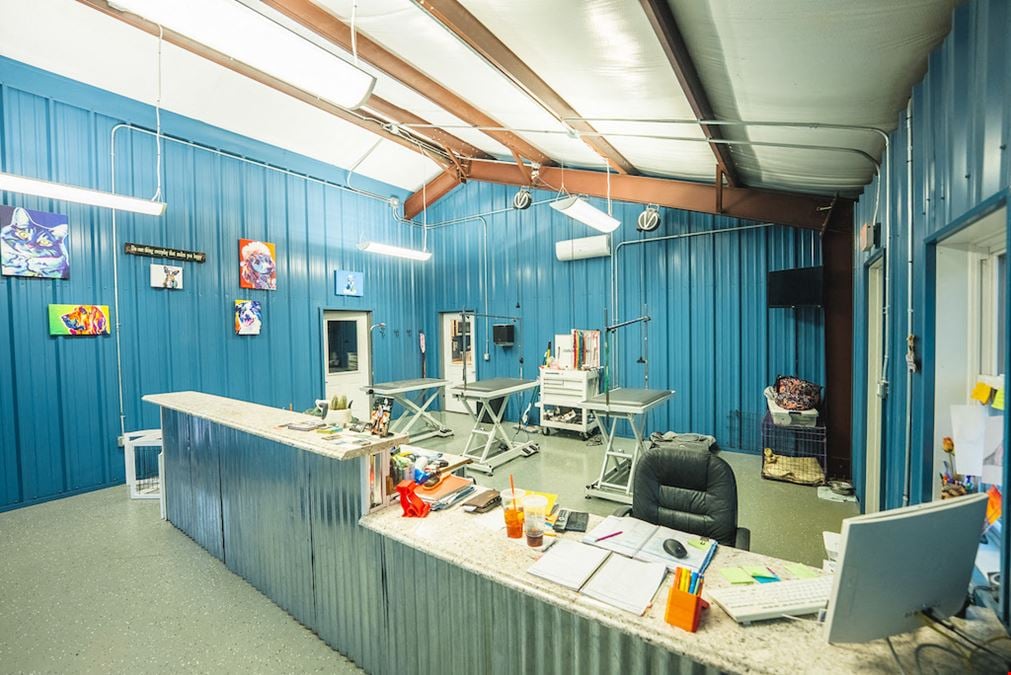 Commercial Building in Abingdon, VA for Sale