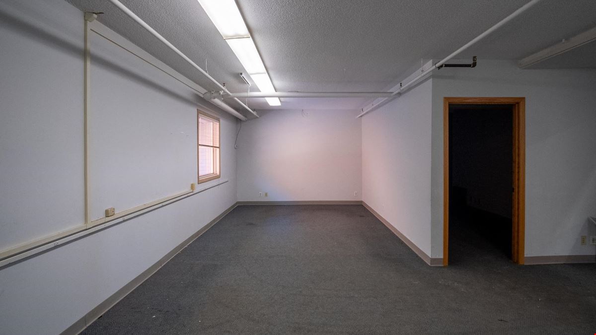 Prime Industrial Flex Space for Lease
