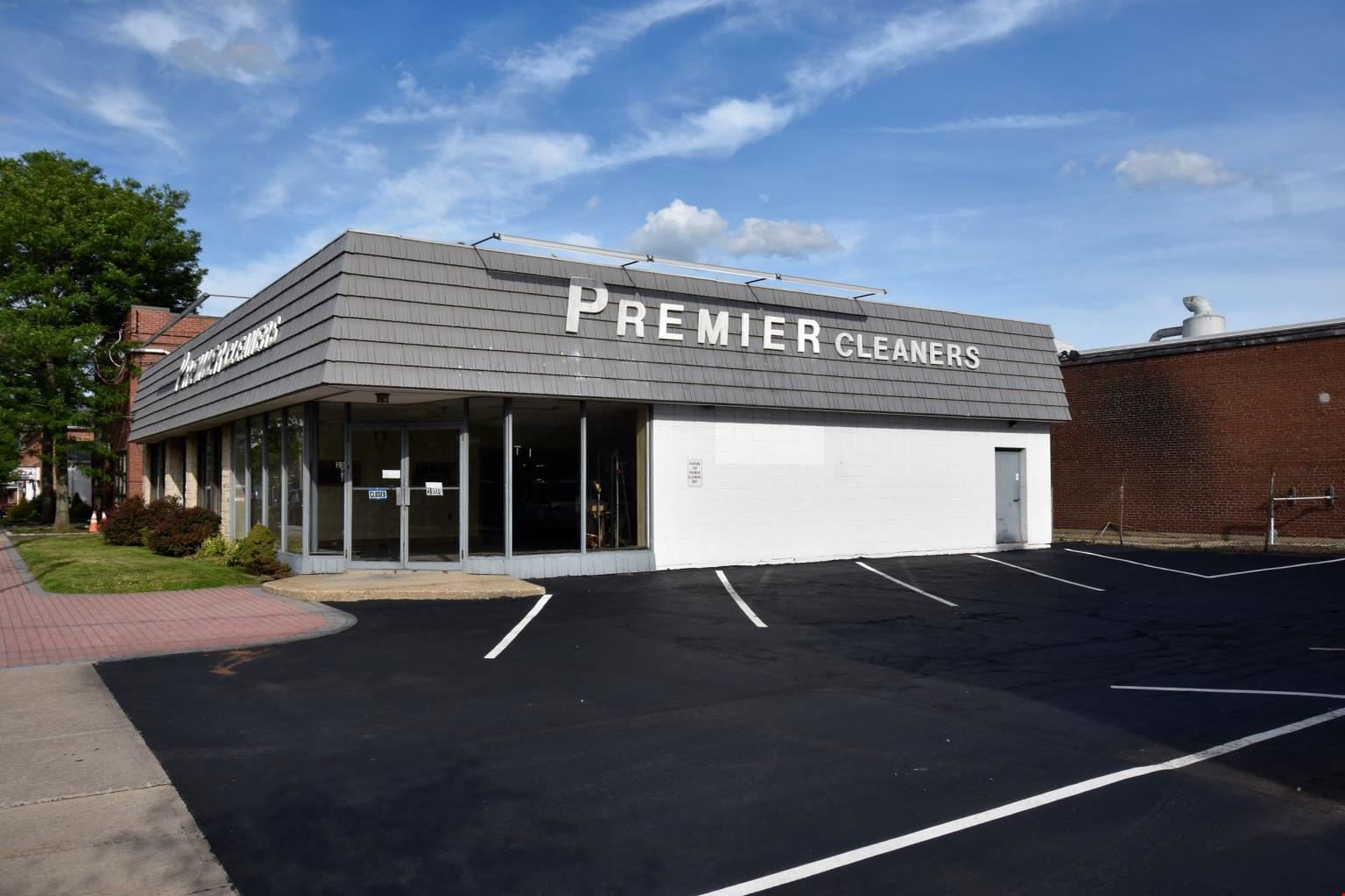 Location Location Location Prime Downtown Newington Location