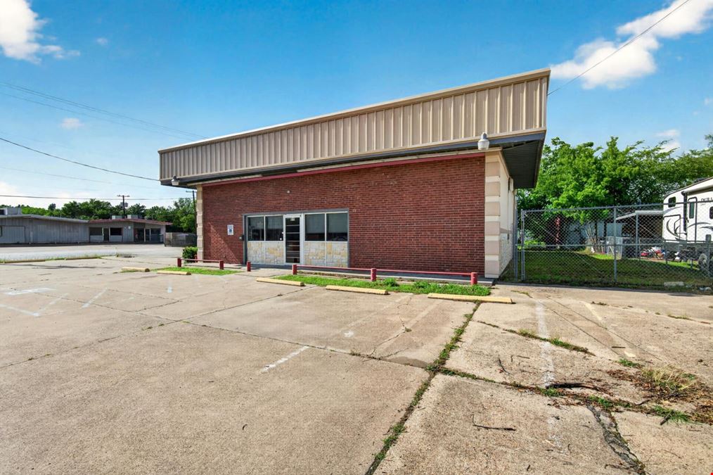 815 E Moore Ave