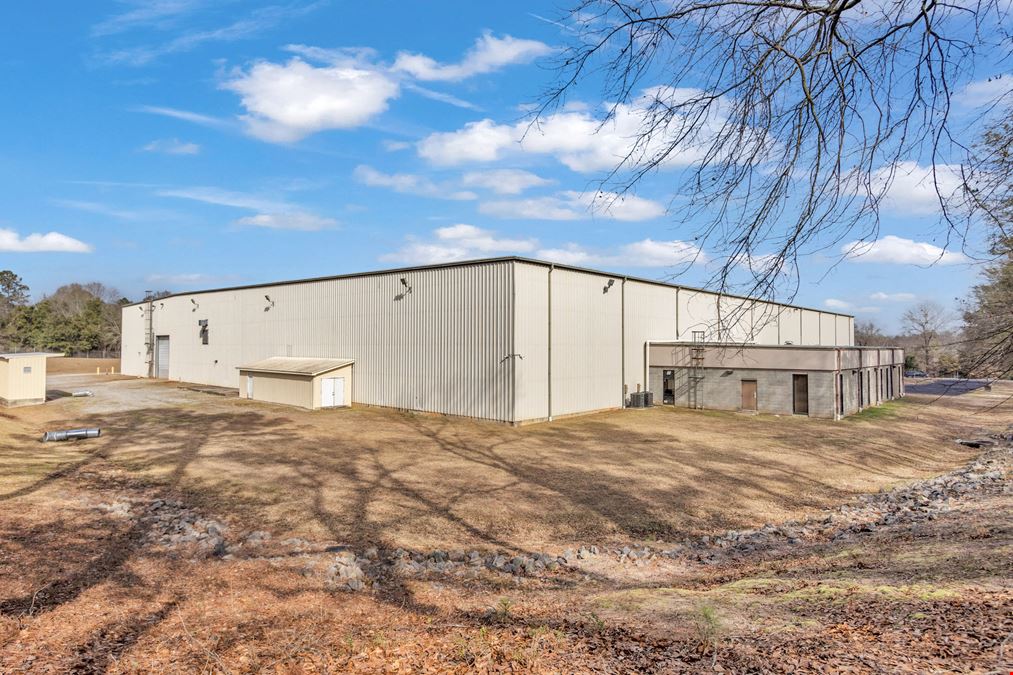 71,913 SF Industrial For Lease | 29' Clear Heights | 4 Docks