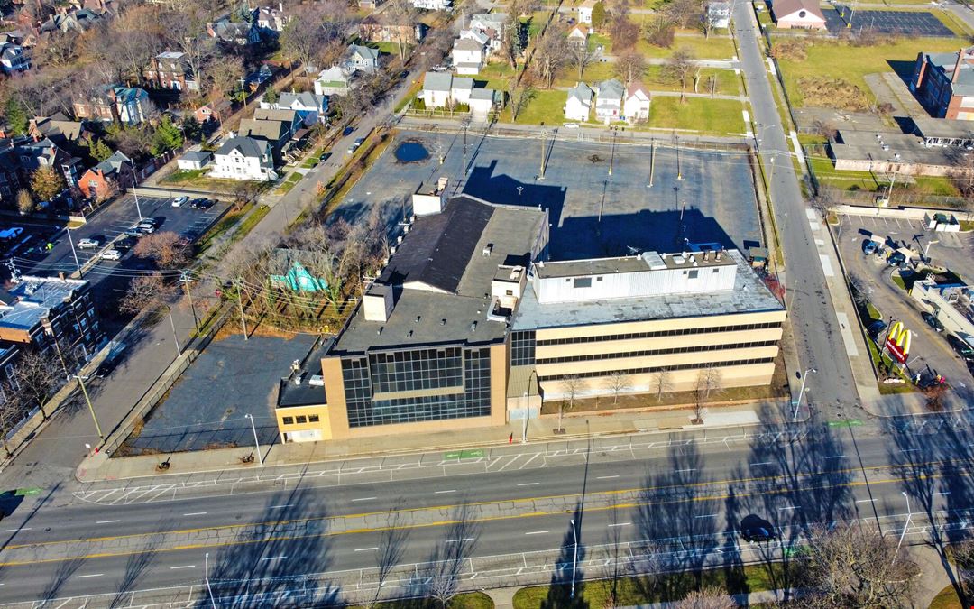8701-8735 E Jefferson Ave