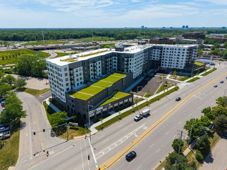 25 E. Algonquin Road