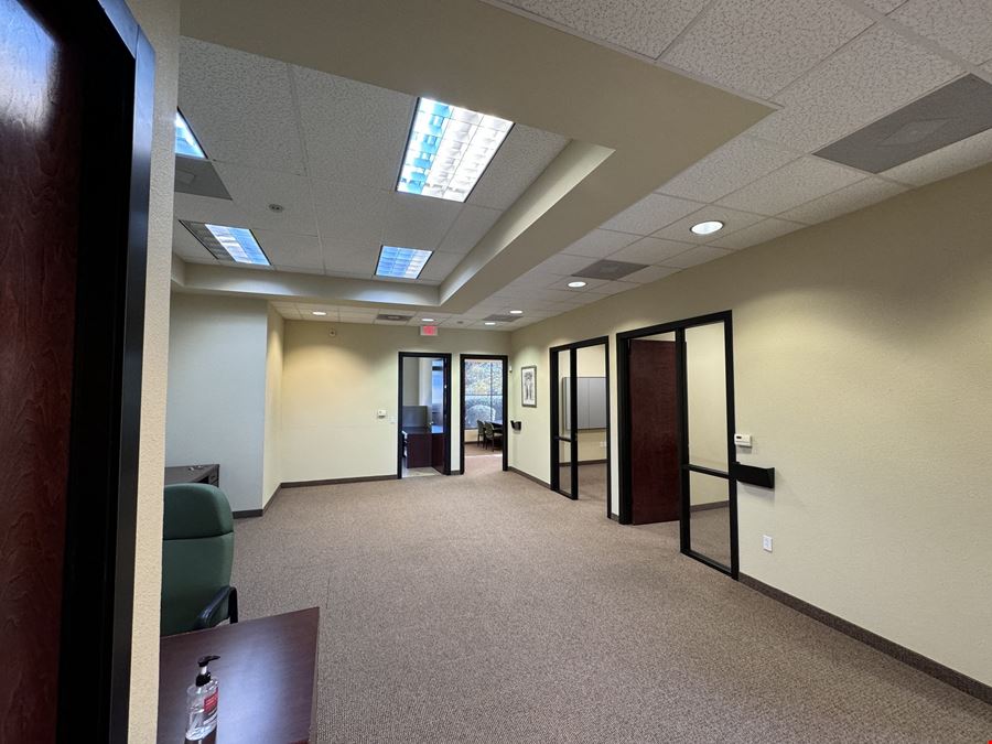 ±1,893 SF of Professional Office Space Off Ave 26