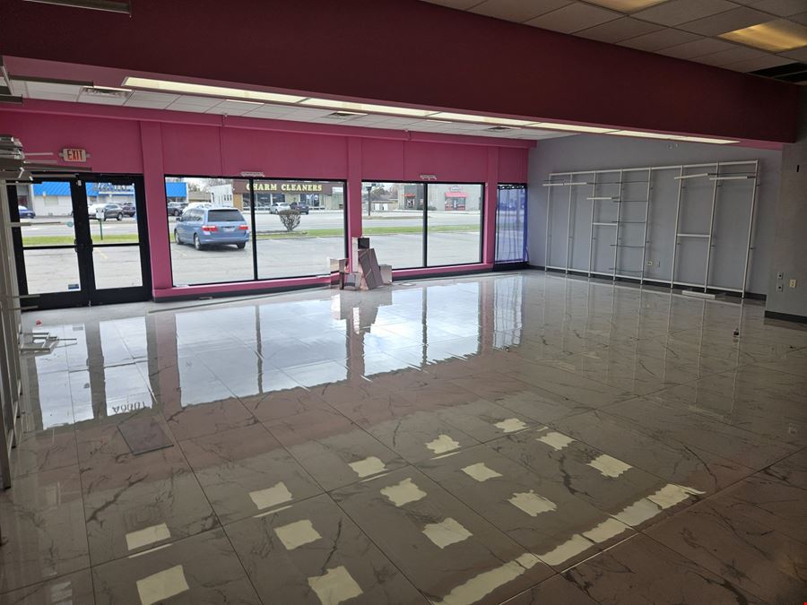 Pacesetter Plaza | Retail Space Available