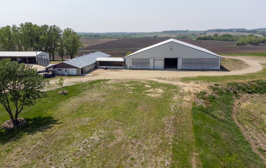 56841 270th Ave  - Commercial Storage Pole Barn For Lease