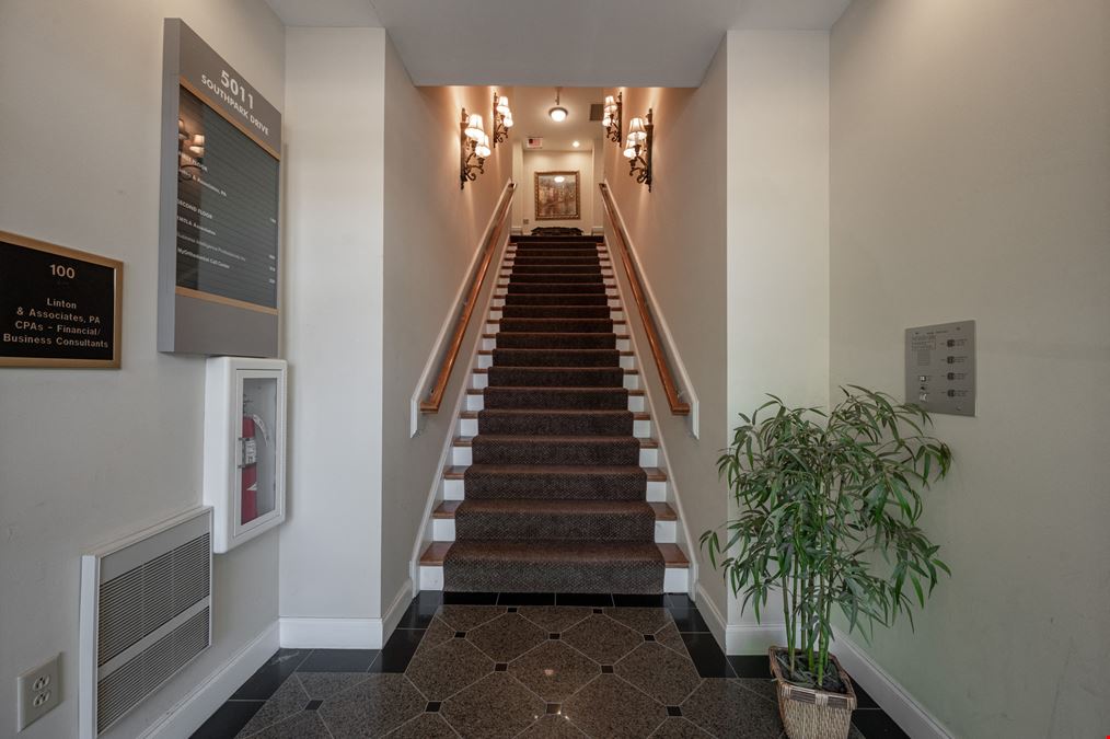 5011 Southpark Drive, Suite 220