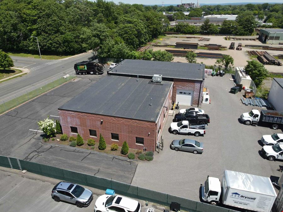5,911 SF Industrial Building