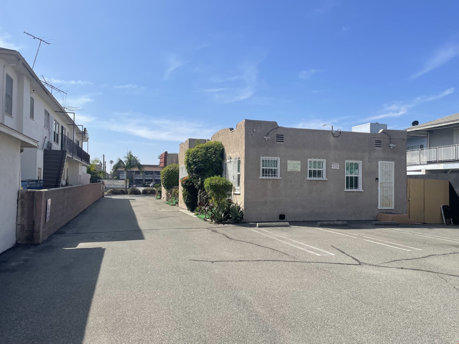 219 W Manchester Blvd