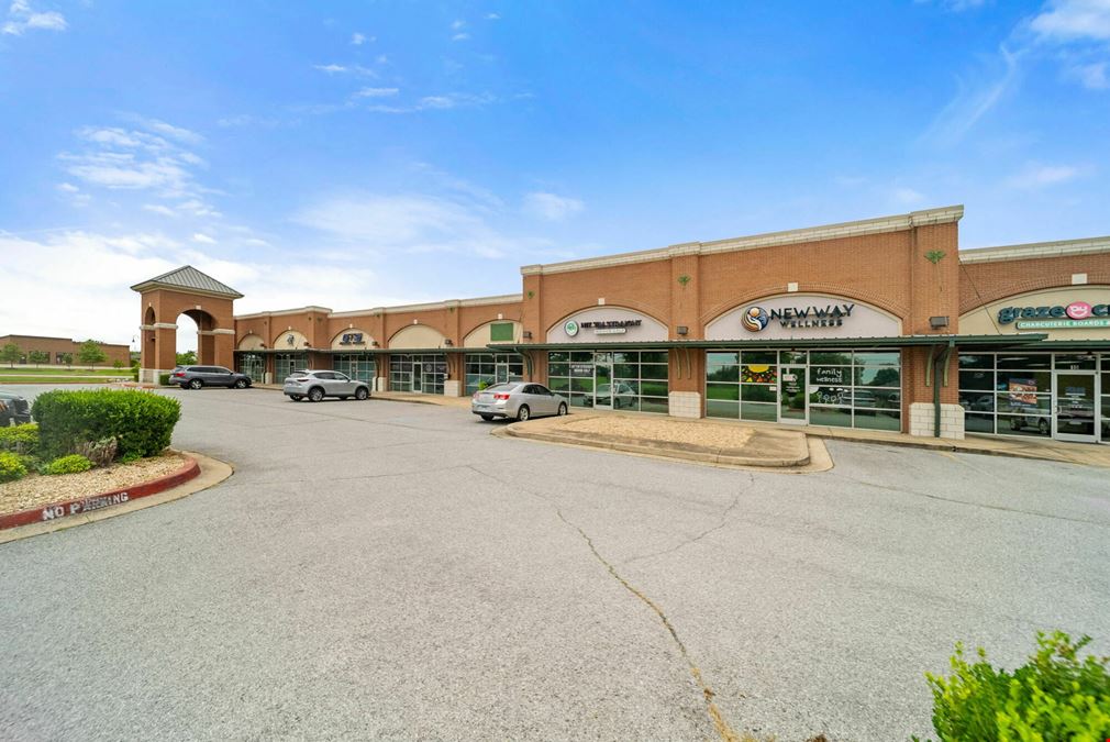 2200 SE J St Suites 12 & 18 - Bentonville, AR 72712
