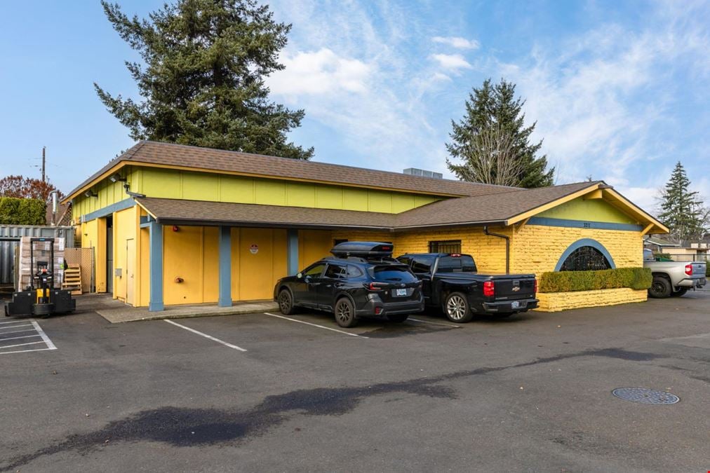3137-3139 & 3211 NE 82nd Ave