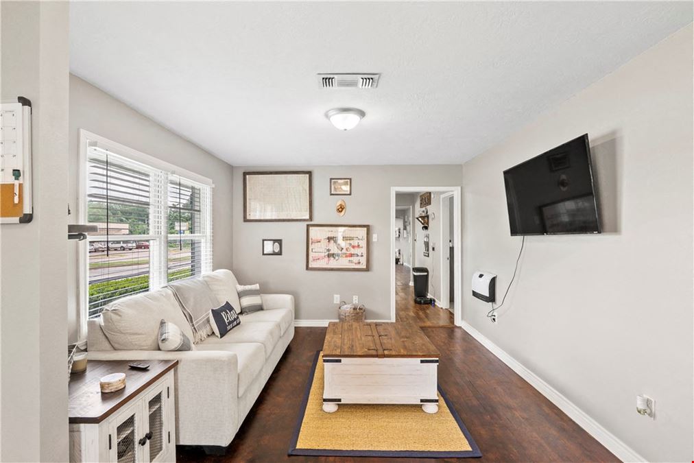 1105 San Jacinto Ln