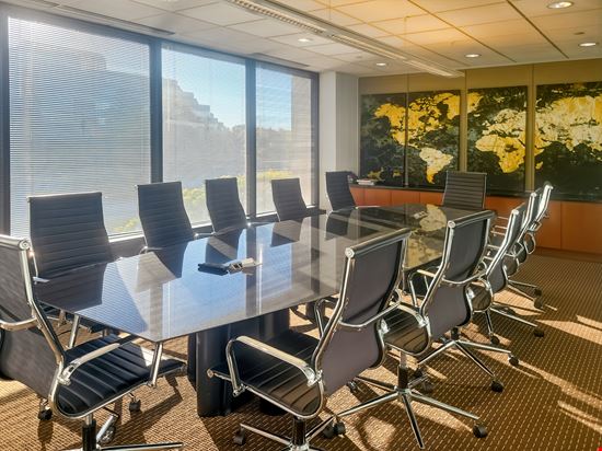 Regus - Lisle - 4200 Commerce