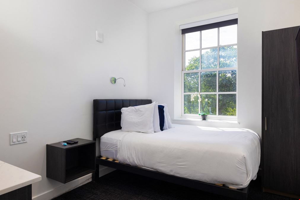 Maverick Suites