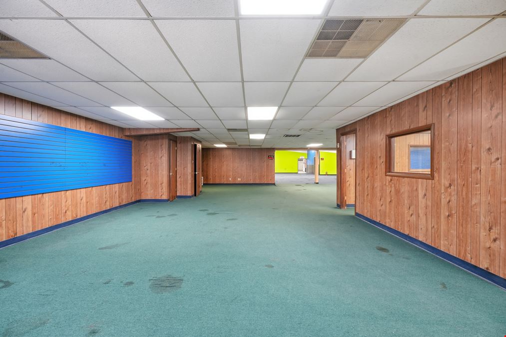 3118 E Slaton Rd