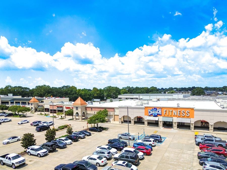 Hammond Aire Plaza: Highly Visible and Grocery-Anchored Retail
