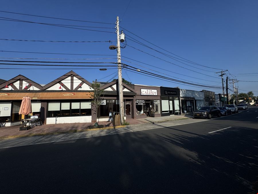 601 Middle Neck Road