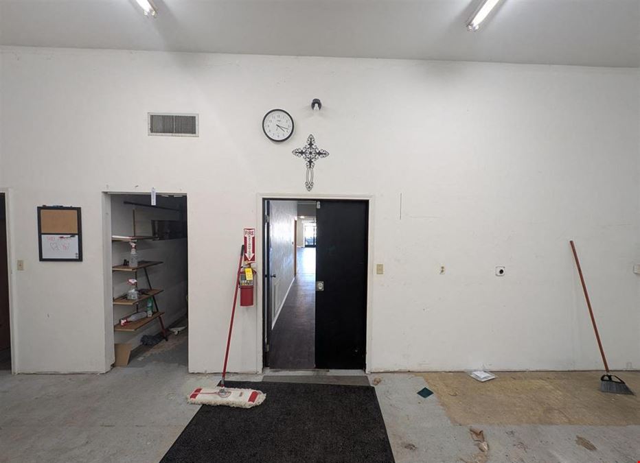 206 N Main St