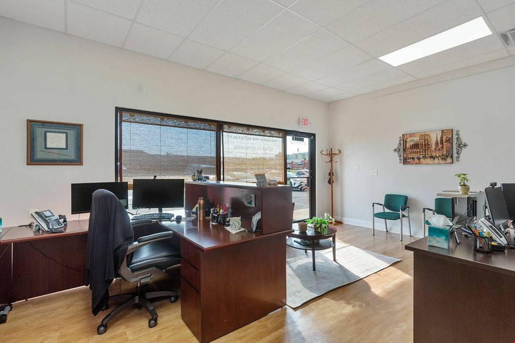 FOR LEASE – Prime Office / Retail Space | ±1,500 SF | High-Visibility Location