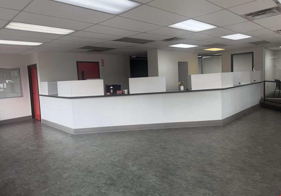 2,000SF Available at Park Place
