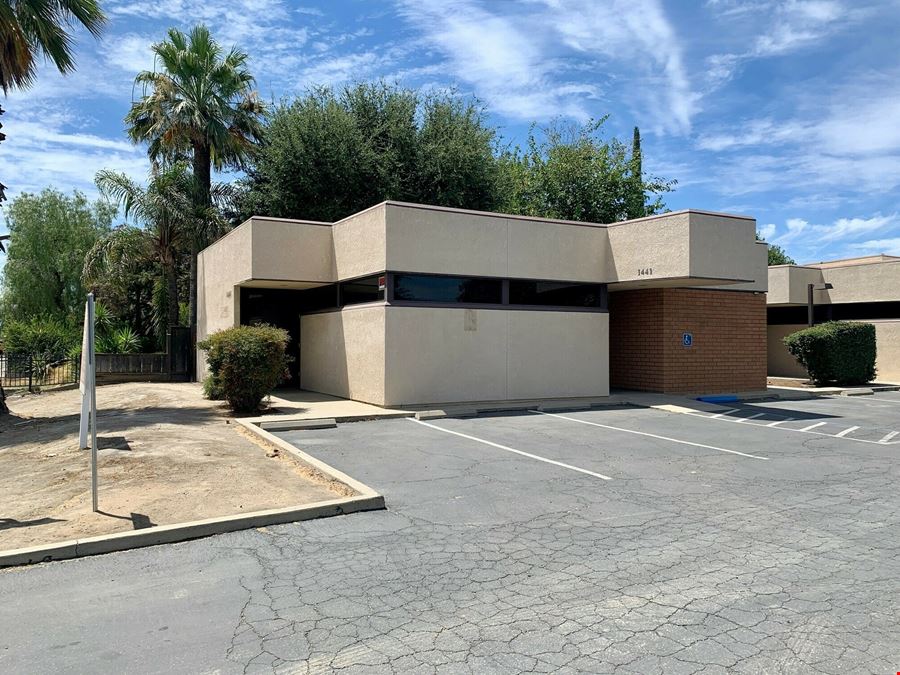 1441 East El Monte Way