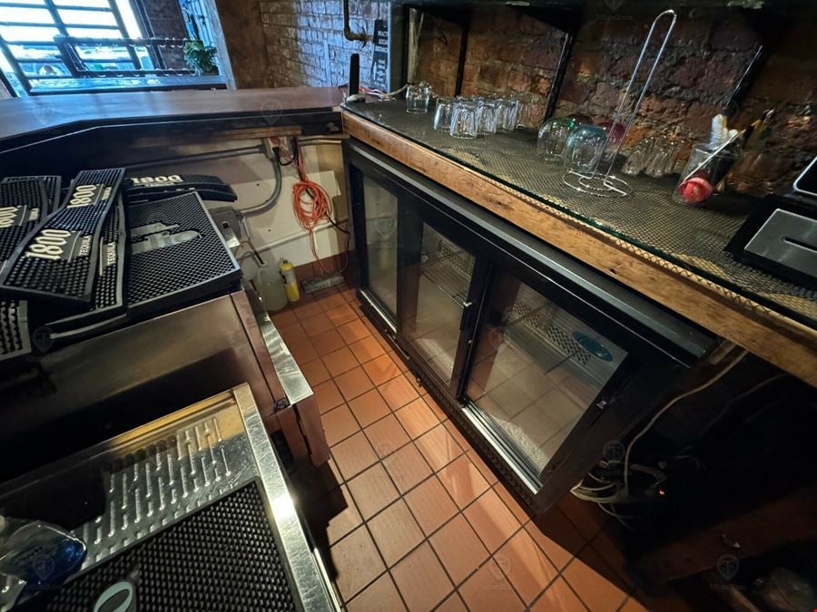 1,600 SF | 1612 Madison Street | Built-Out Bar/Restaurant for Lease