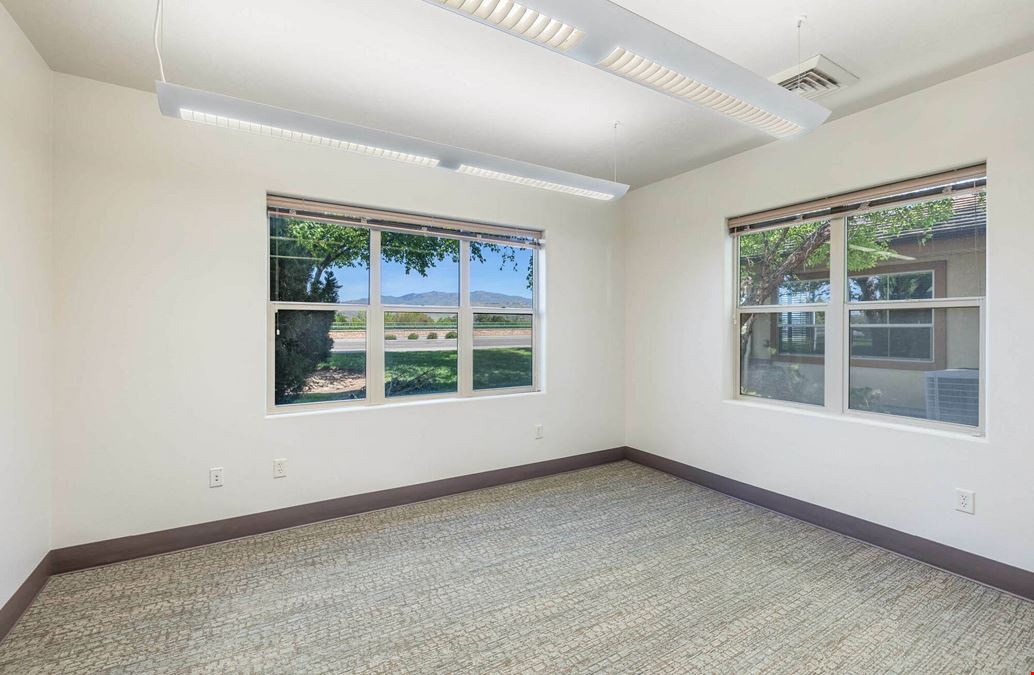 View Pointe Business Park - Suite 100