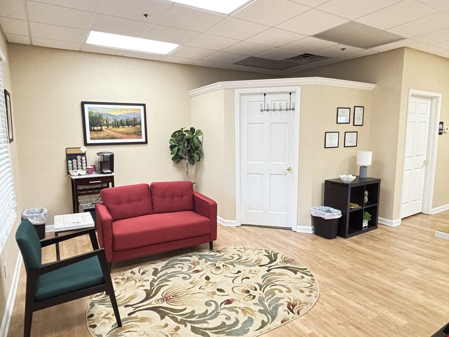 Retail / Office Space at Four Seasons Plaza