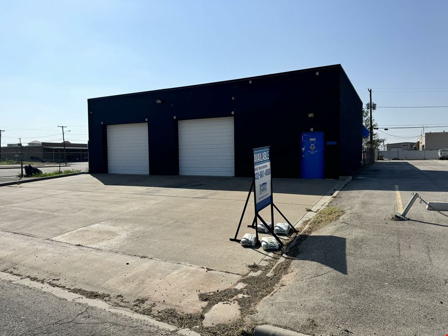 2-Bay Auto Mechanic Station in Downtown Odessa