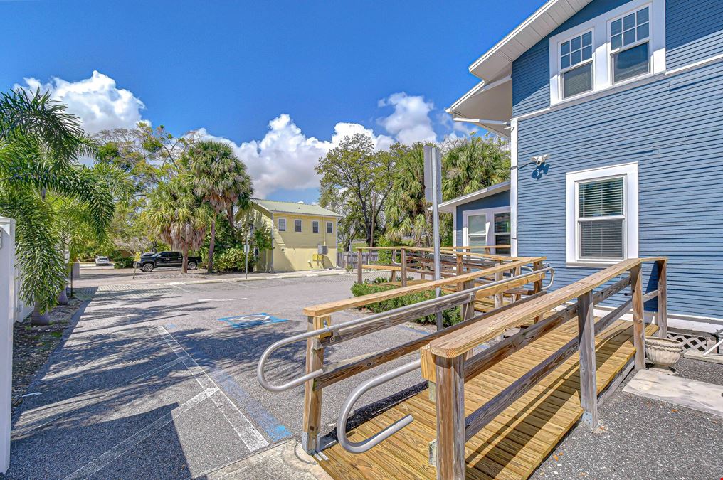 Hyde Park Office - 211 S. Boulevard