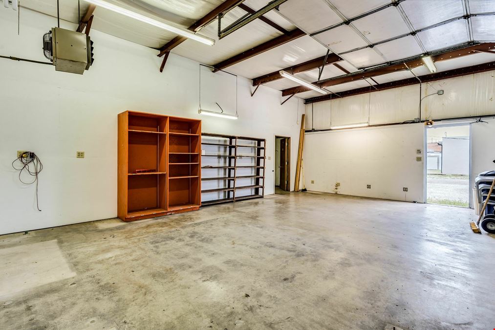 121 E 4th Ave, Hutchinson