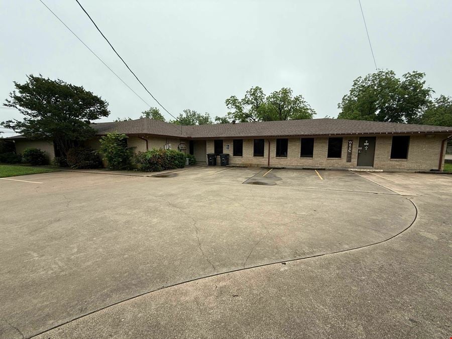 907 Granbury