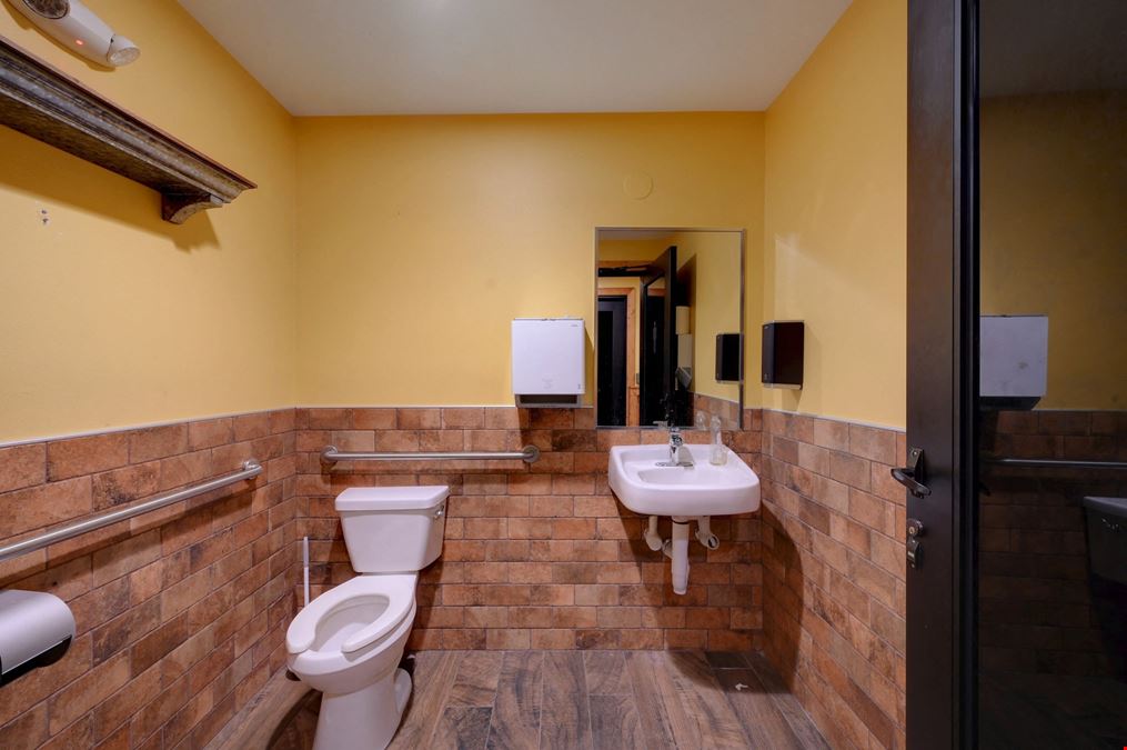 3799 E US 290