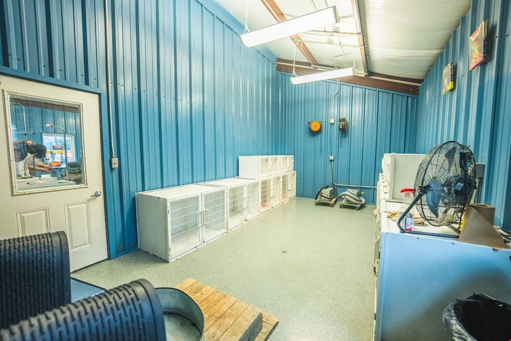 Commercial Building in Abingdon, VA for Sale