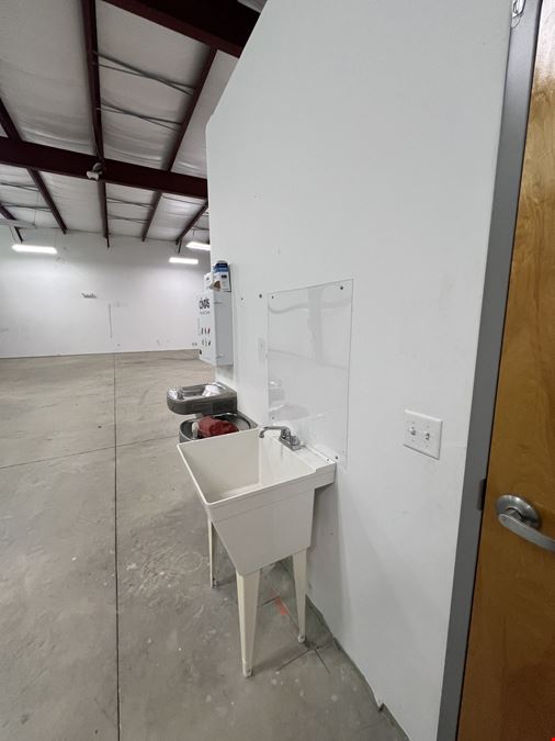 9481 Industrial Center Drive, Unit 5