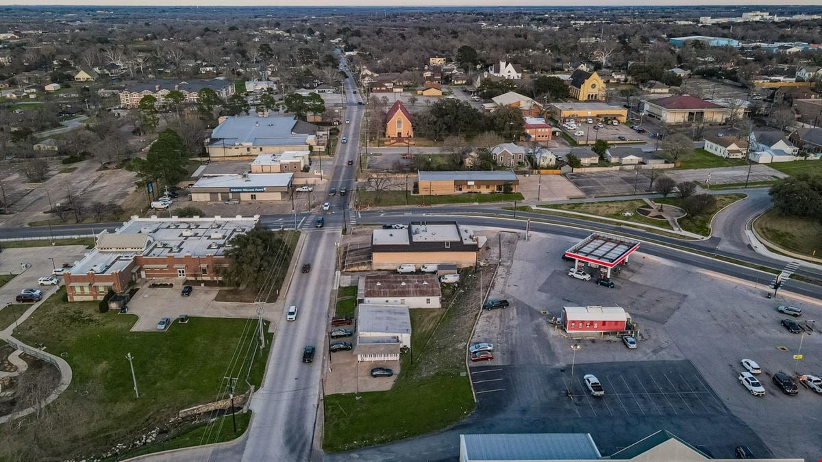 401 N Austin Pkwy